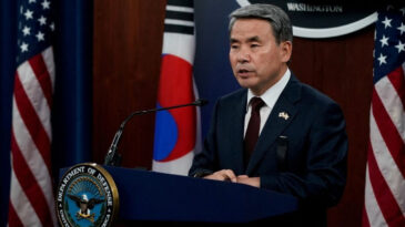 Eski Savunma Bakanı İ&ccedil;in Tutuklama Talebi