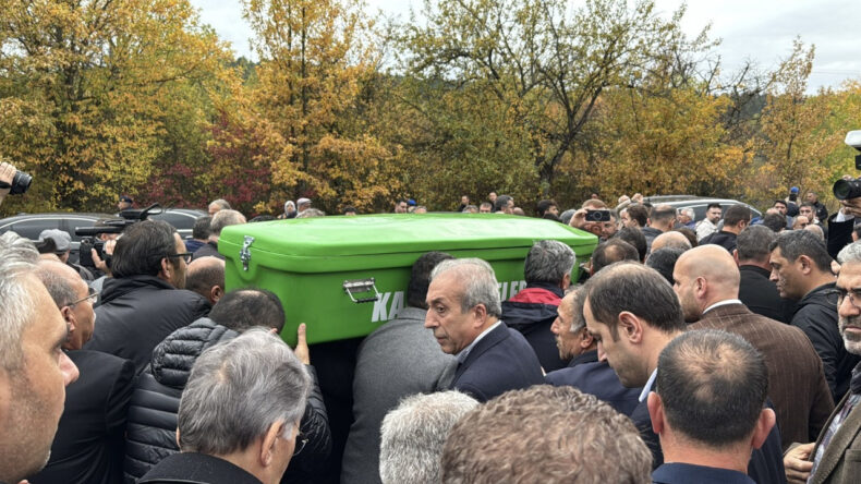 Eski TBMM Başkanı Mehmet Ali Şahin'in Babası Son Yolculuğuna Uğurlandı