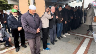 Evine Perde Asarken D&uuml;şerek Hayatını Kaybeden Kadın