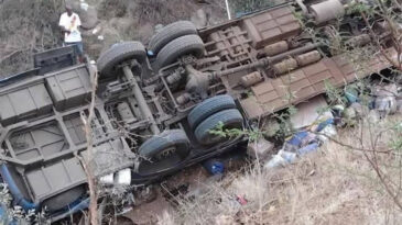 Feci Kaza: Otobüs Ters Döndü, 42 Kişi Hayatını Kaybetti