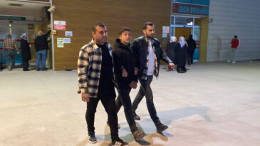 Firari H&uuml;k&uuml;ml&uuml;, &Ccedil;alıntı Motosikletle Yakalandı