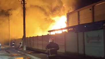 Geri D&ouml;n&uuml;ş&uuml;m Fabrikasında Yangın