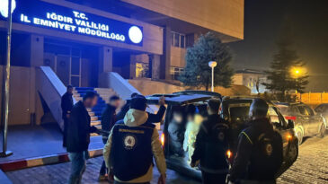 G&ouml;&ccedil;men Ka&ccedil;ak&ccedil;ılığı Operasyonu: 10 Ka&ccedil;ak G&ouml;&ccedil;men Yakalandı