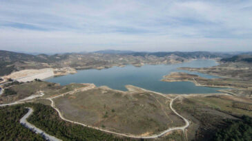 G&ouml;rdes Barajı'ndan İzmir'e Acil Su Takviyesi