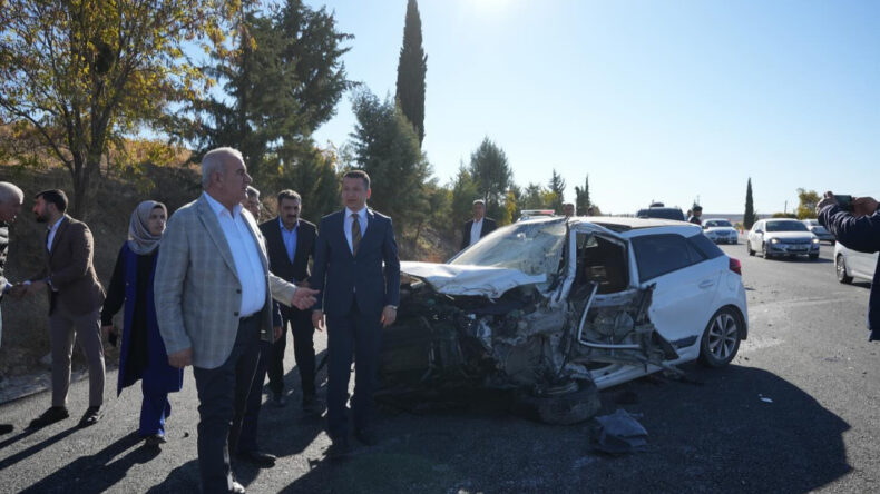 Görevdeki Polis ve Muhtarın Araç Kazasında İki Yaralı