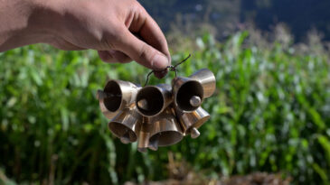 G&uuml;m&uuml;şhane'de hurda musluklardan &uuml;retilen el yapımı ziller Avrupa&rsquo;da &ccedil;alıyor