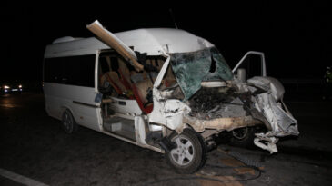 Hatay'da Korkun&ccedil; Kaza: 14 Kişi Yaralandı