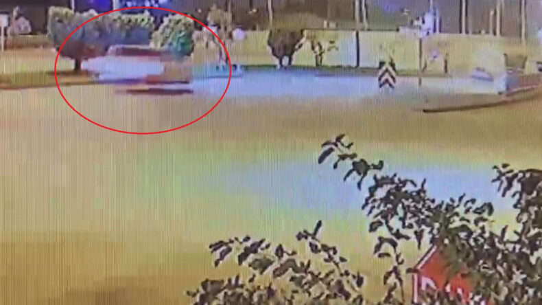 Hatay'da Su Tankerine Çarpan Kamyonet Sürücüsü Hayatını Kaybetti