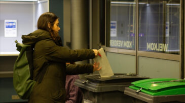 Hollanda'da Se&ccedil;imler İ&ccedil;in Oy Verme Zamanı