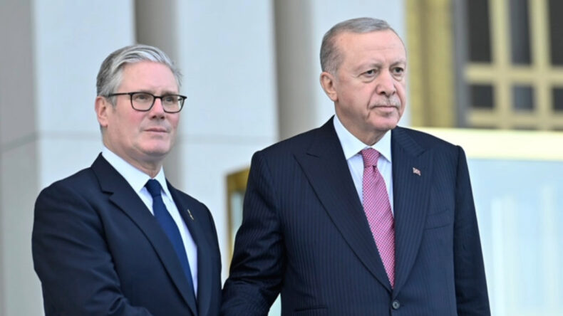 İngiltere Başbakanı Türkiye'de: Erdoğan resmi törenle karşıladı