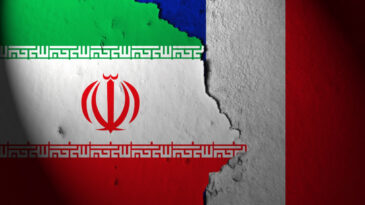 İran'da İki Fransız Vatandaşına Hapis Cezası Verildi