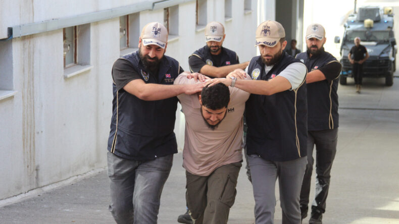 IŞİD'e Y&ouml;nelik Darp ve Hara&ccedil; Operasyonu: 6 G&ouml;zaltı