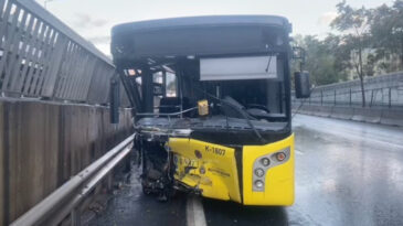 İstanbul'da Otob&uuml;s Kazası: Şof&ouml;r Alkoll&uuml; &Ccedil;ıktı
