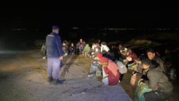 İzmir Açıklarında 30 Düzensiz Göçmen Yakalandı