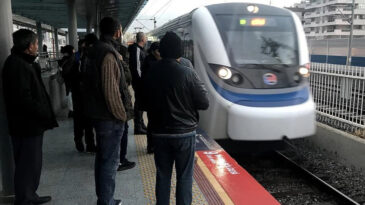 İzmir'de Cumhuriyet Bayramı'na &Ouml;zel Ulaşım İndirimi