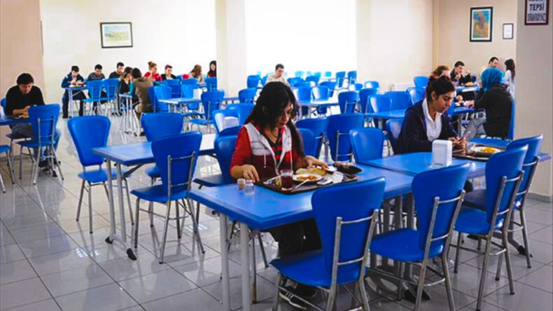 Kabus Bitmedi: 80 Öğrenci Hastanelik Oldu