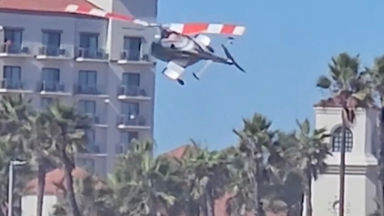 Kalabalık Plajda Helikopter Kazası