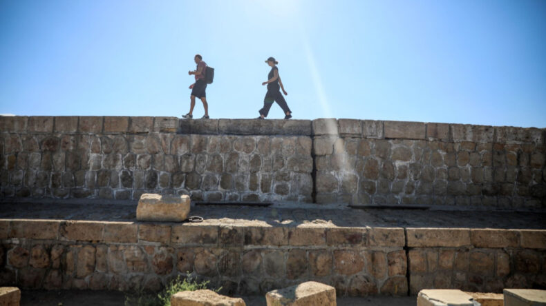 Kaleiçi Yat Limanı'nda Tehlike: 65 Yıllık Mendirek Fırtınaya Dayanamayabilir