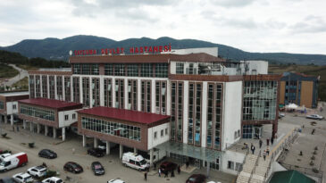 Karnı Ağrıyan Gen&ccedil; Kız Hastanede Doğum Yaptı