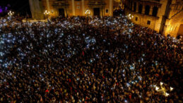 Kayıplarını Unutmadılar, On Binler Sokaklara Döküldü