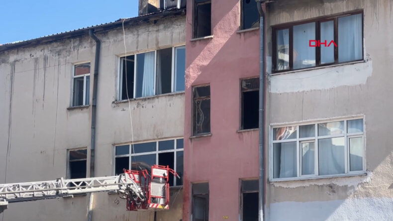 Kayseri’de 2 Katlı Binada Yangın Çıktı