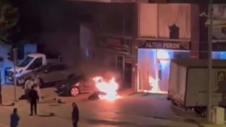 Kaza Yapıldı, Yangın Tuttu: Vatandaşlar Müdahale Etti