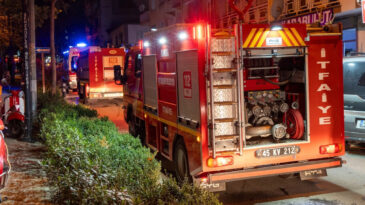 Kendisinden şikayet&ccedil;i olan eşine kızıp evi ateşe verdi