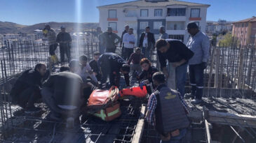 Kırılan Pompa Par&ccedil;asının Altında Kaldı