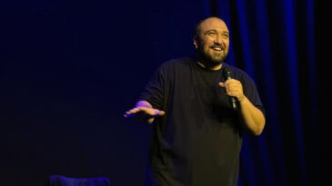 Komedyen &Ouml;zg&uuml;r Turhan İsyan Etti: Ne Zaman İ&ccedil;eri Gireceğim Diye G&uuml;n Sayıyorlar