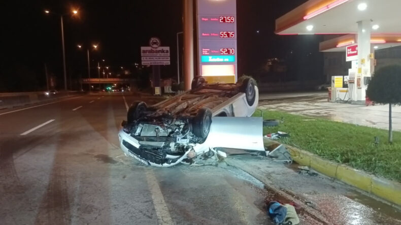 Kontrolden Çıkan Araç Takla Attı: 3 Yaralı