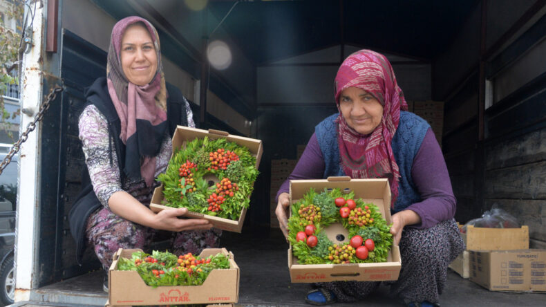 Köylü Kadınlardan Noel Çelengi İhracatı