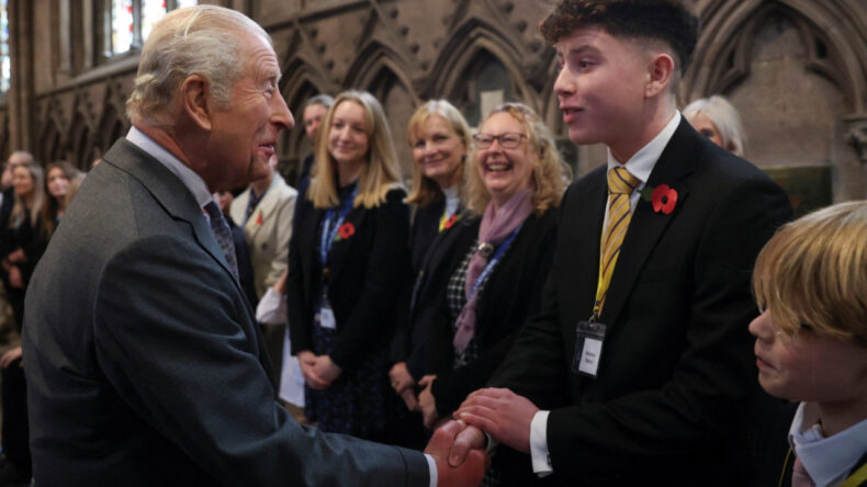 Kral Charles'a Prens Andrew Protestosu