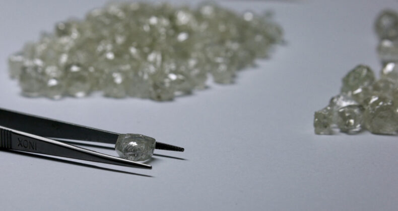 Laboratuvar Üretimi Elmaslara İlginin Düşüşü