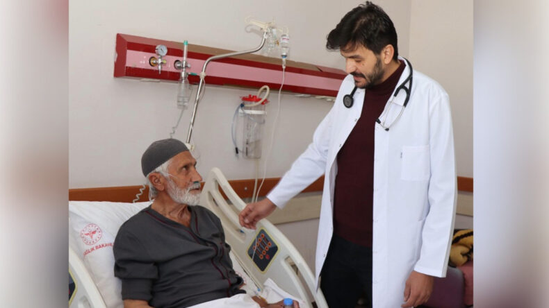 “Nefes Alamıyorum” Diyerek Acil Servise Başvurdu, Kalbinden 1 Litre Sıvı Boşaltıldı