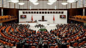 L&uuml;bnan Tezkeresi TBMM'de Onaylandı