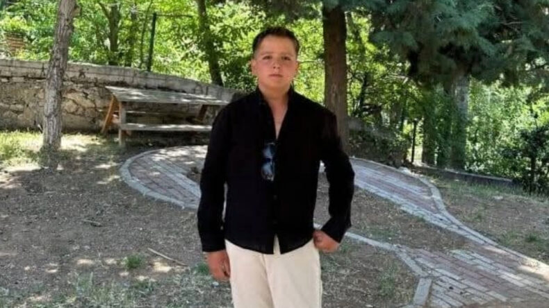 Motosikletten Düşen 15 Yaşındaki Turhan Hayatını Kaybetti