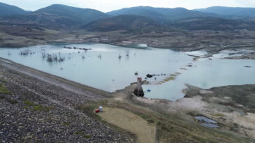 Naip Barajı &Ouml;l&uuml; Hacme İndi, Sular &Ccedil;ekildi ve Adacıklar Oluştu