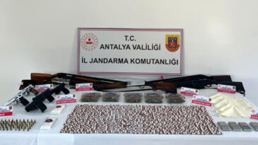 Narkotik Operasyonunda Uyuşturucular Soda Şişesinden &Ccedil;ıktı
