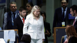 Netanyahu'nun Eşi Devreye Girdi: Bakanlara Mektup İmzalatıyor