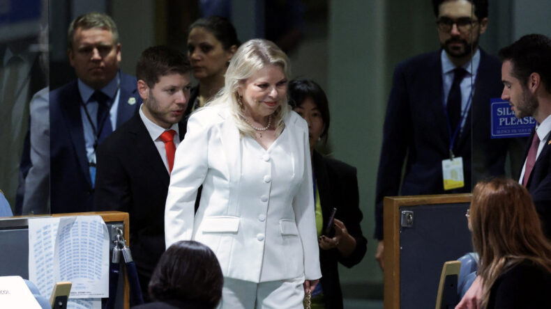 Netanyahu'nun Eşi Devreye Girdi: Bakanlara Mektup İmzalatıyor