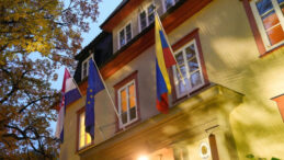 Norveç, Venezuela'nın Oslo Büyükelçiliğinin Faaliyetlerini Durdurdu