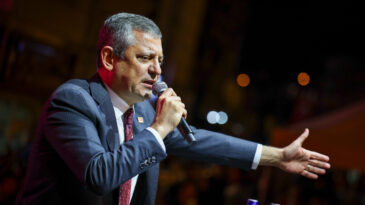 &Ouml;zel: Atat&uuml;rk&rsquo;&uuml;n partisinden ajan &ccedil;ıkmaz