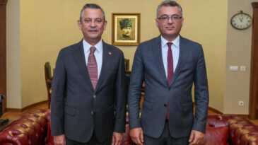 &Ouml;zg&uuml;r &Ouml;zel'den KKTC Se&ccedil;imlerine İlk Yorum: Dileriz Ankara Mesajı Doğru Anlamıştır