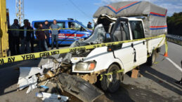 Park Halindeki Tıra &Ccedil;arpma: 1 &Ouml;l&uuml;, 1 Yaralı