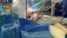 Parkinson Hastası Kadın, Ameliyat Sırasında Klarnet Çaldı