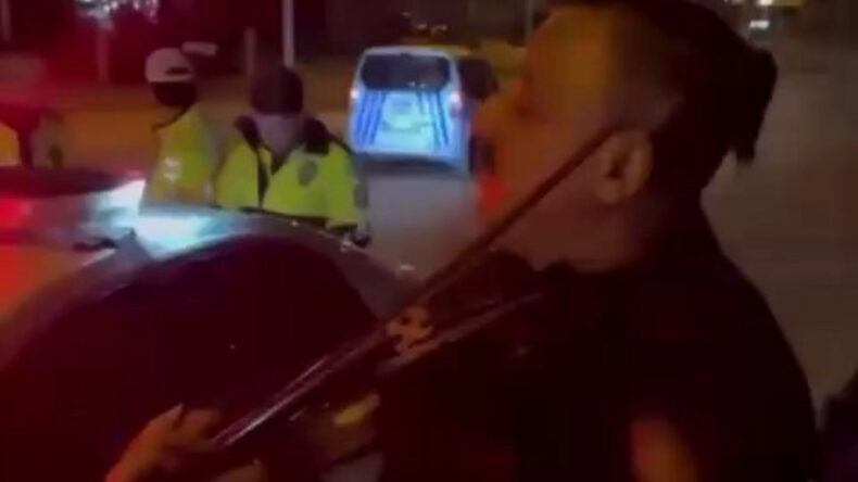 Polis Ceza Keserken Darbuka ve Kemanları Ortaya Çıkardı