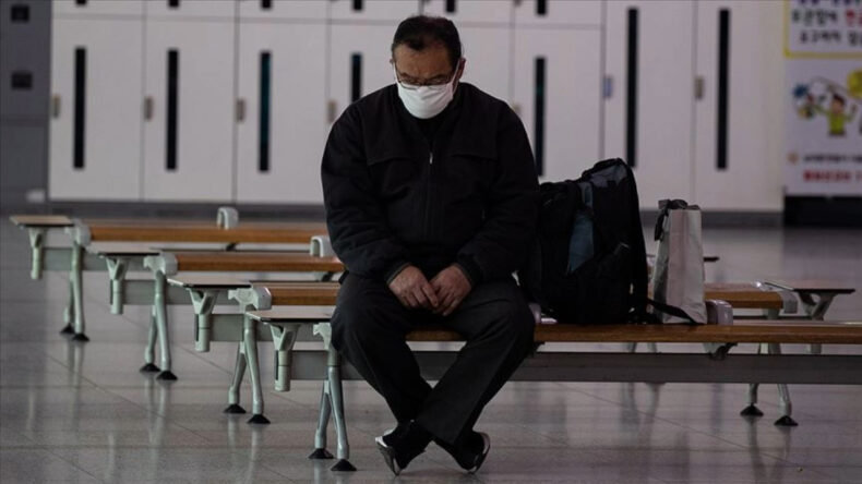 Profesör Uyardı: Bu Salgın '3'ü 1 Arada', En Ufak Şikayette Evde Dinlenin