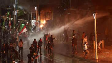 Protestolar Sona Erdi, Milletvekili Ödeneği İki Katına Çıktı