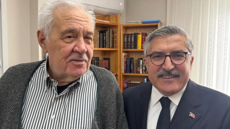 Sağlık Durumu Endişe Vermişti: İlber Ortaylı'dan Yeni Fotoğraf