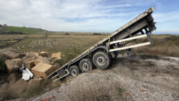 Saman Yüklü TIR'ın Kazası: Sürücü Hayatını Kaybetti
